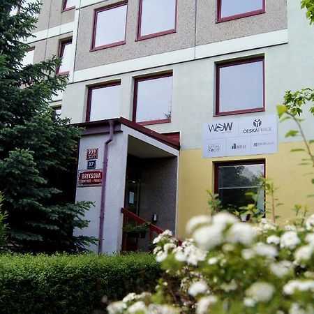 Hostel Km House Cerny Most Prag Exterior foto