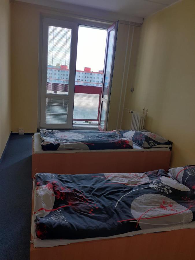 Hostel Km House Cerny Most Prag Exterior foto