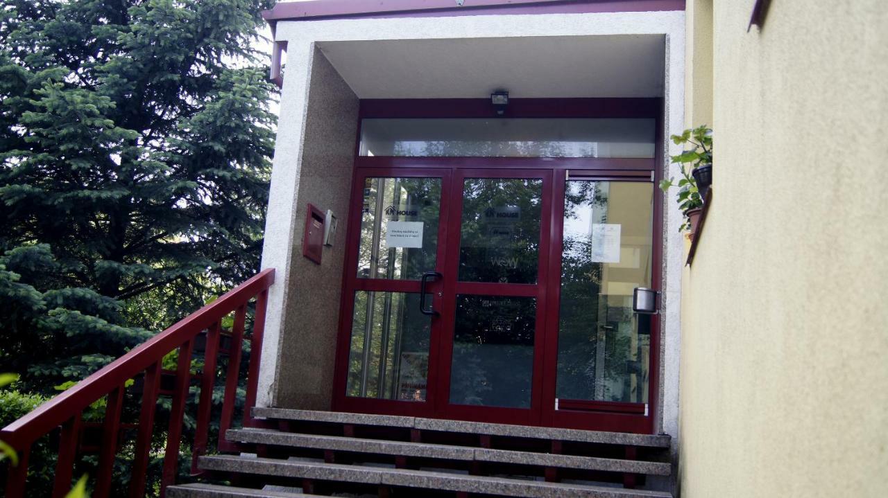 Hostel Km House Cerny Most Prag Exterior foto