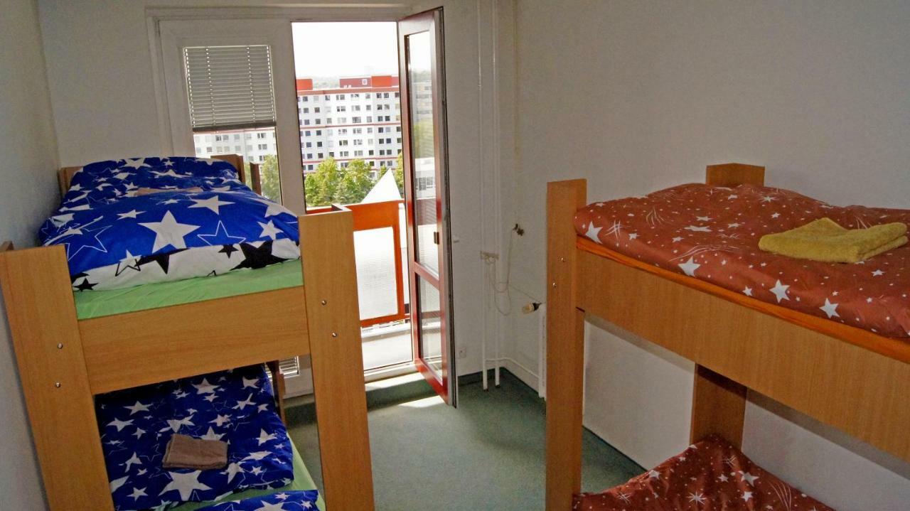 Hostel Km House Cerny Most Prag Exterior foto
