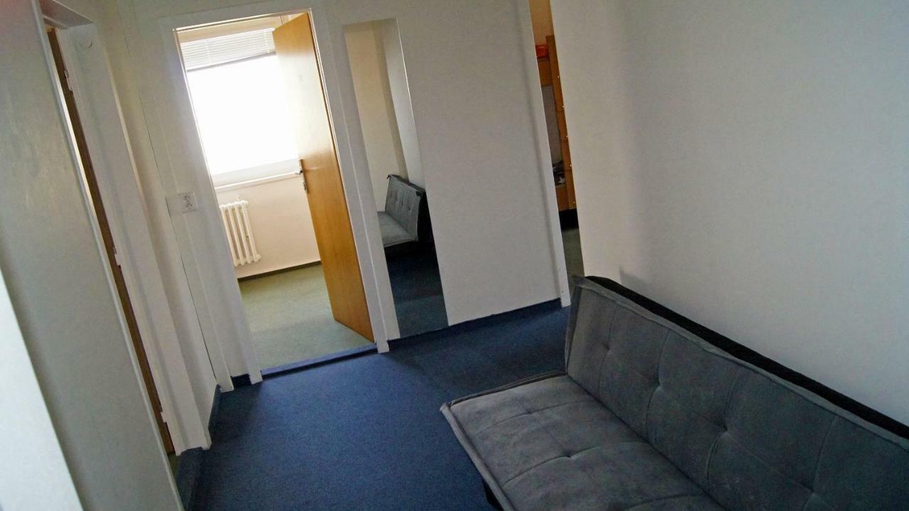 Hostel Km House Cerny Most Prag Exterior foto