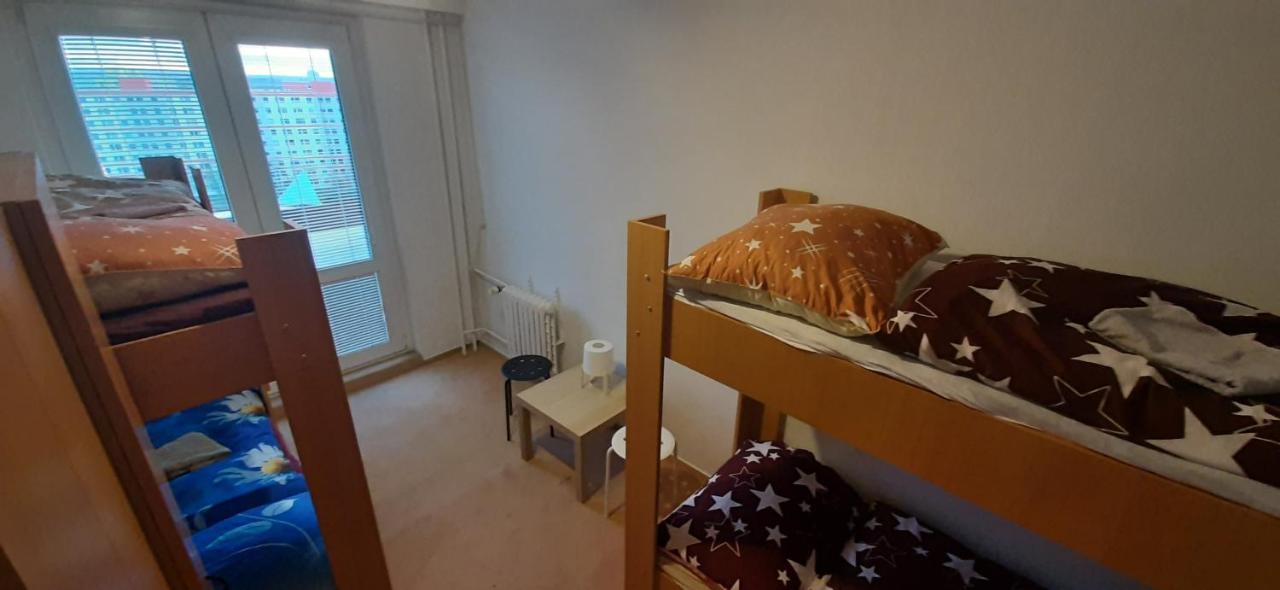 Hostel Km House Cerny Most Prag Exterior foto